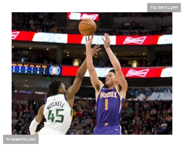 太阳惨败雷霆49分 阿伦驱逐事件加剧布克言论争议性